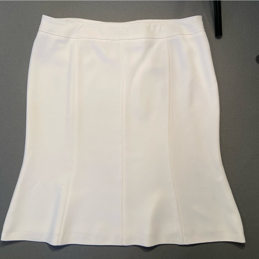 Linda Allard Ellen Tracy skirt, great cut, lots of movement, size 14
